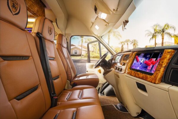 Hanoi to Sapa Limousine 9 Seats 33 Eco 1 | LIM Vietnam Travel