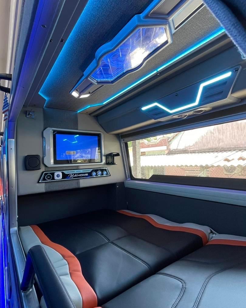 Sapa Group Bus 8 Sapa Group Bus - Image 8