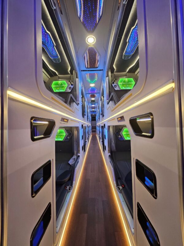 HK OPEN TOUR BUS 4 | LIM Vietnam Travel