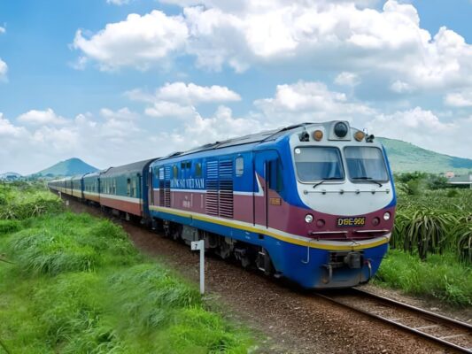 Hanoi to Halong Bay train