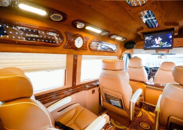 Phuc Xuyen Limousine 1 | LIM Vietnam Travel