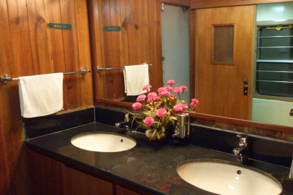 Sapaly Express Train 14 SAPALY EXPRESS 5 | LIM Vietnam Travel