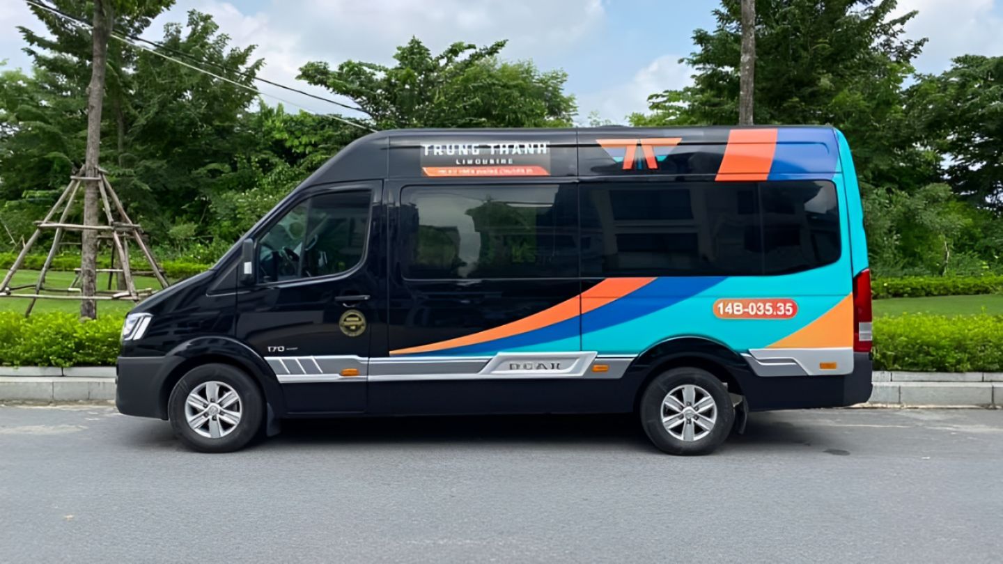 Scenic views on Hanoi to Halong Bay bus