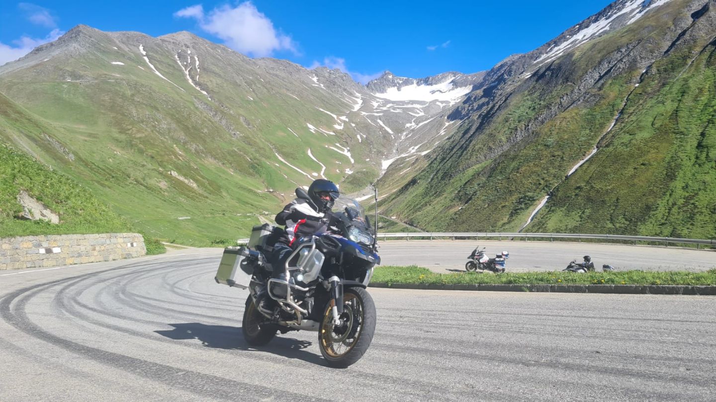 Distance from Hanoi to Halong Bay Vietnam by motorbike