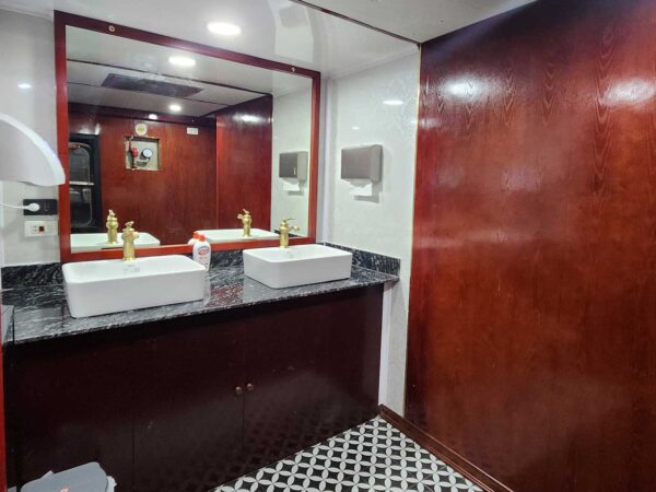 VIC Sapa Train 9 VIC Sapa Train from Hanoi to Sapa