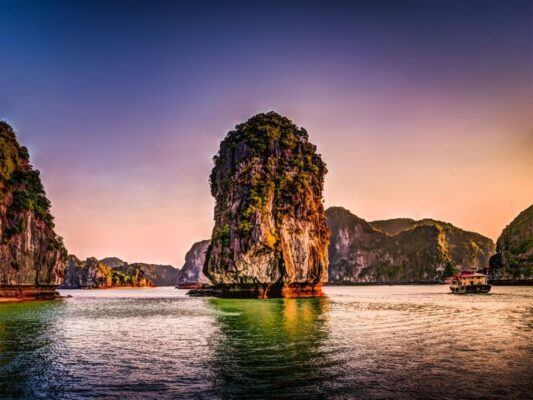 Best Time to Go Halong Bay | LIM Vietnam Travel