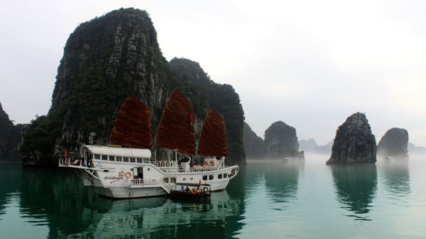 Uncover the best time to go Halong Bay