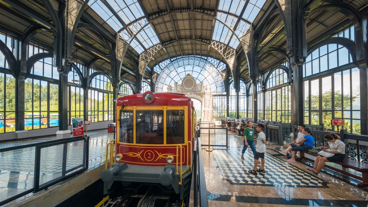 Fansipan Mountain: Journey to Spectacular Views and Thrills 14 Sunset hues over Fansipan Mountain horizon