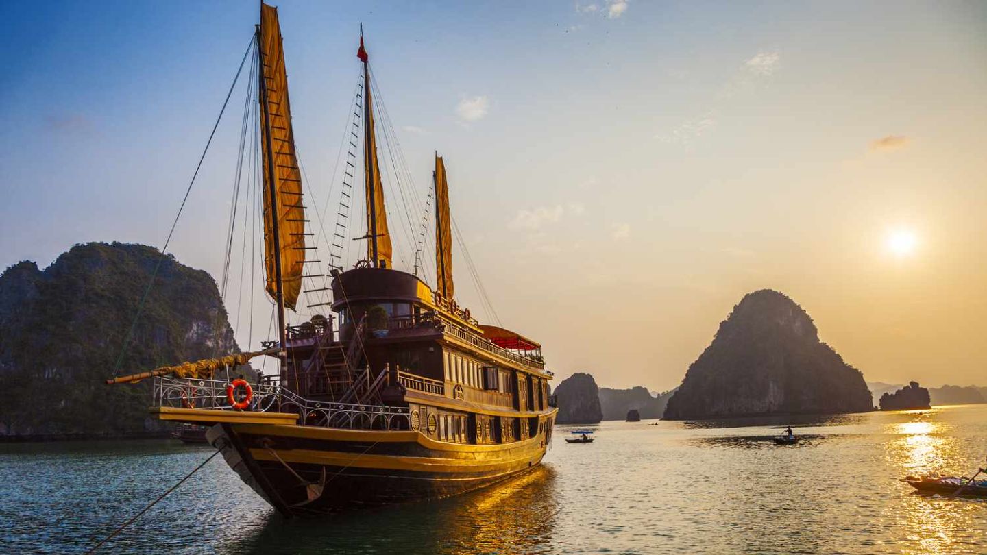 Embrace the tranquil beauty of Halong Bay weather