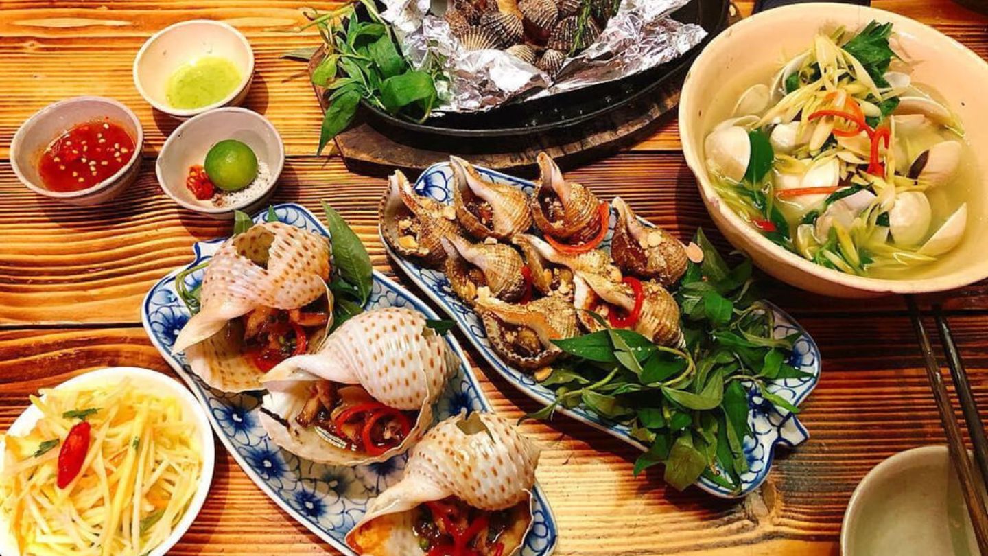 Capture clear Halong Bay weather in September