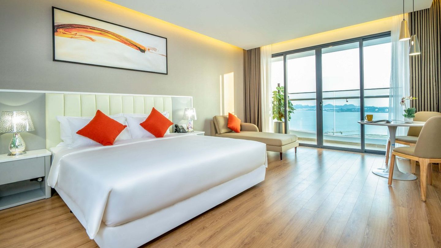 Inviting warmth of Halong Bay weather in December