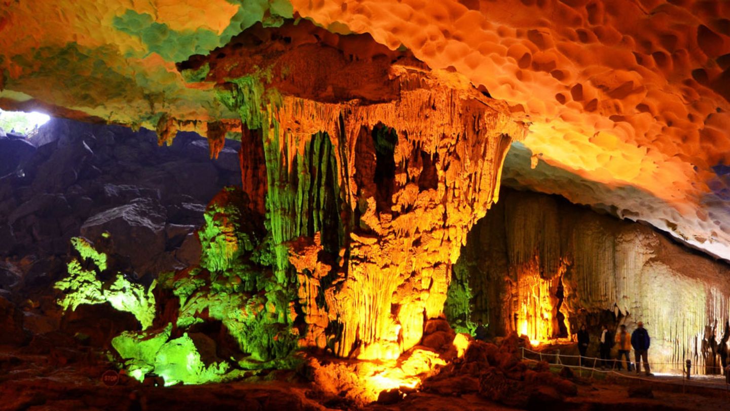 Savor the peaceful atmosphere of Halong Bay weather