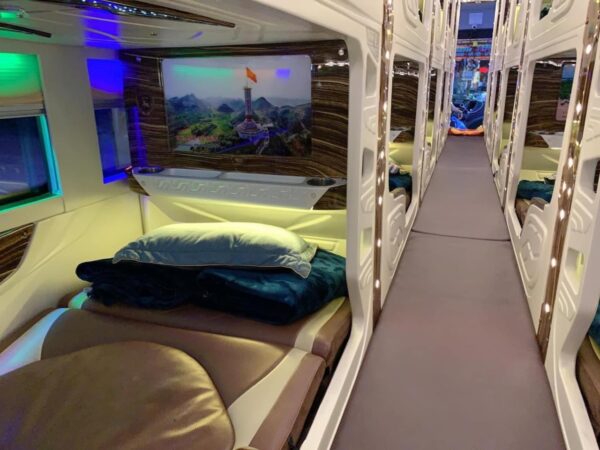 QT CABIN BUS 4 | LIM Vietnam Travel